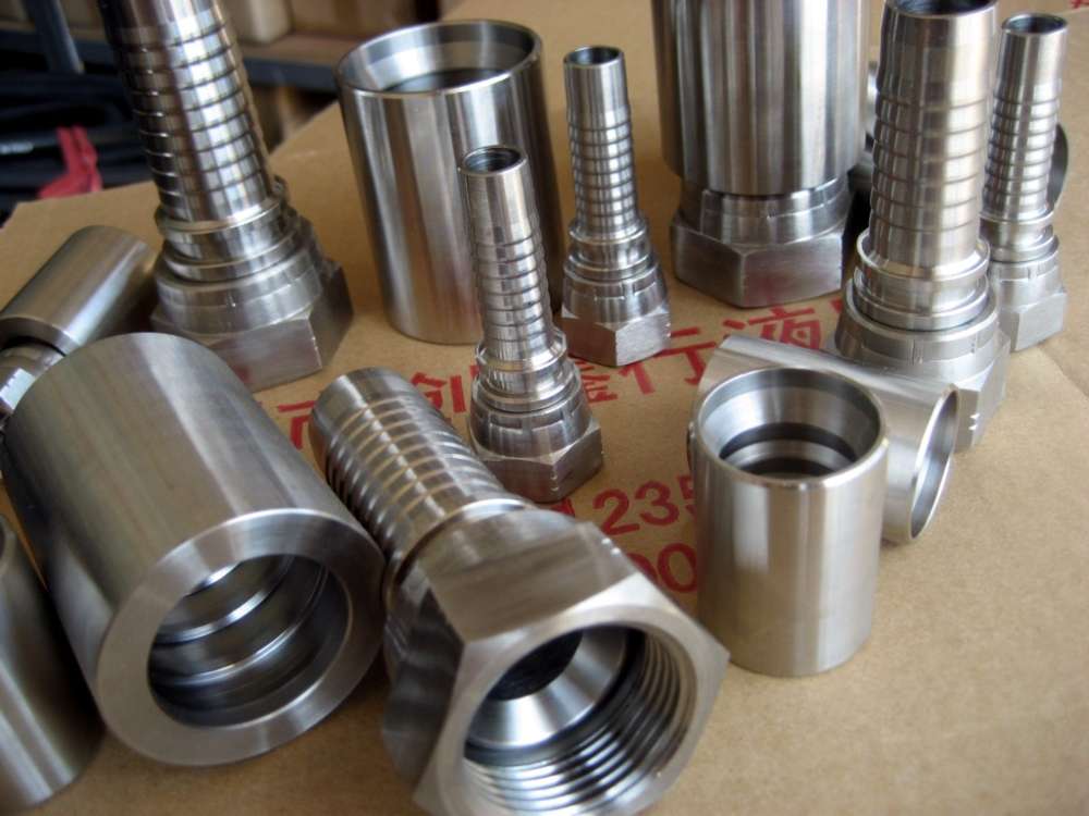 不銹鋼接頭 接頭 產(chǎn)品供應(yīng) 不銹鋼接頭|液壓接頭|卡套接頭|鐵氟龍管|測(cè)壓管|不銹鋼卡套接頭